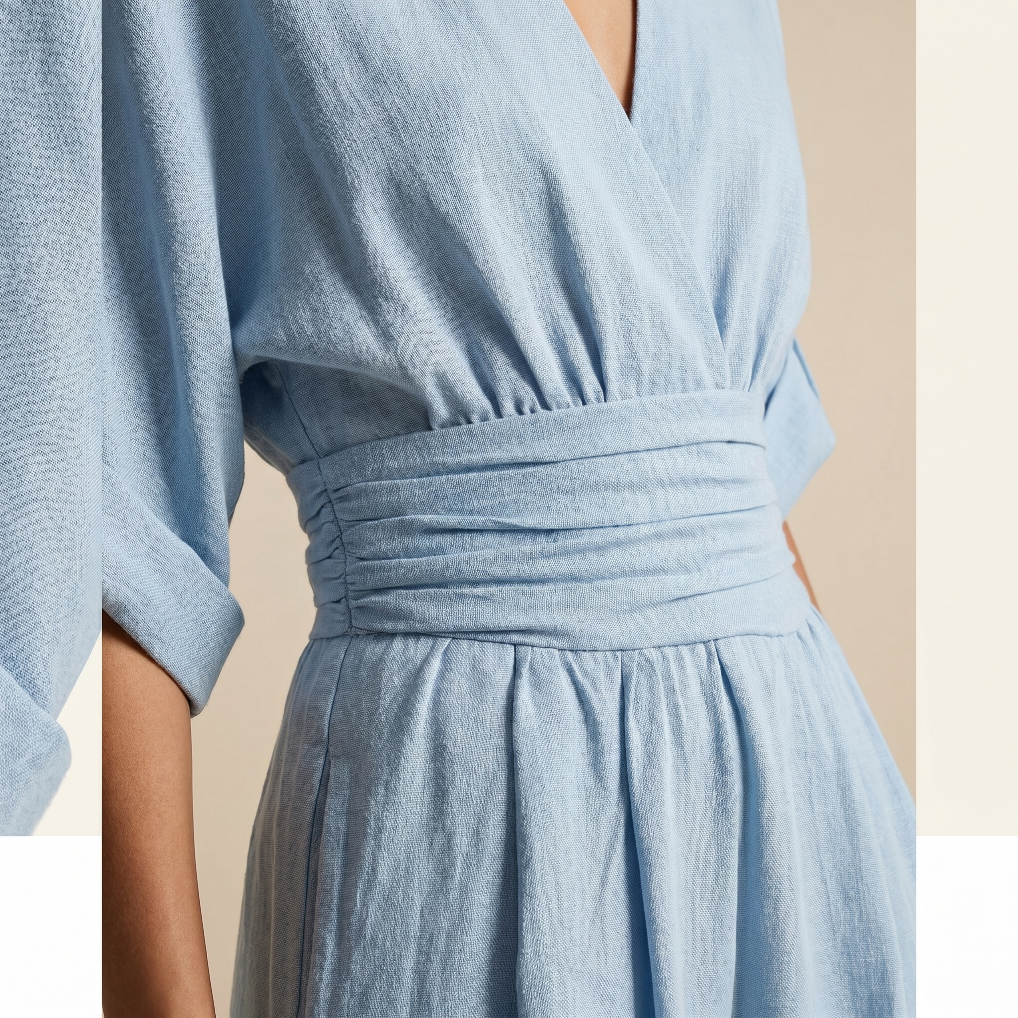 Elegante tuta a vita alta con scollo a V