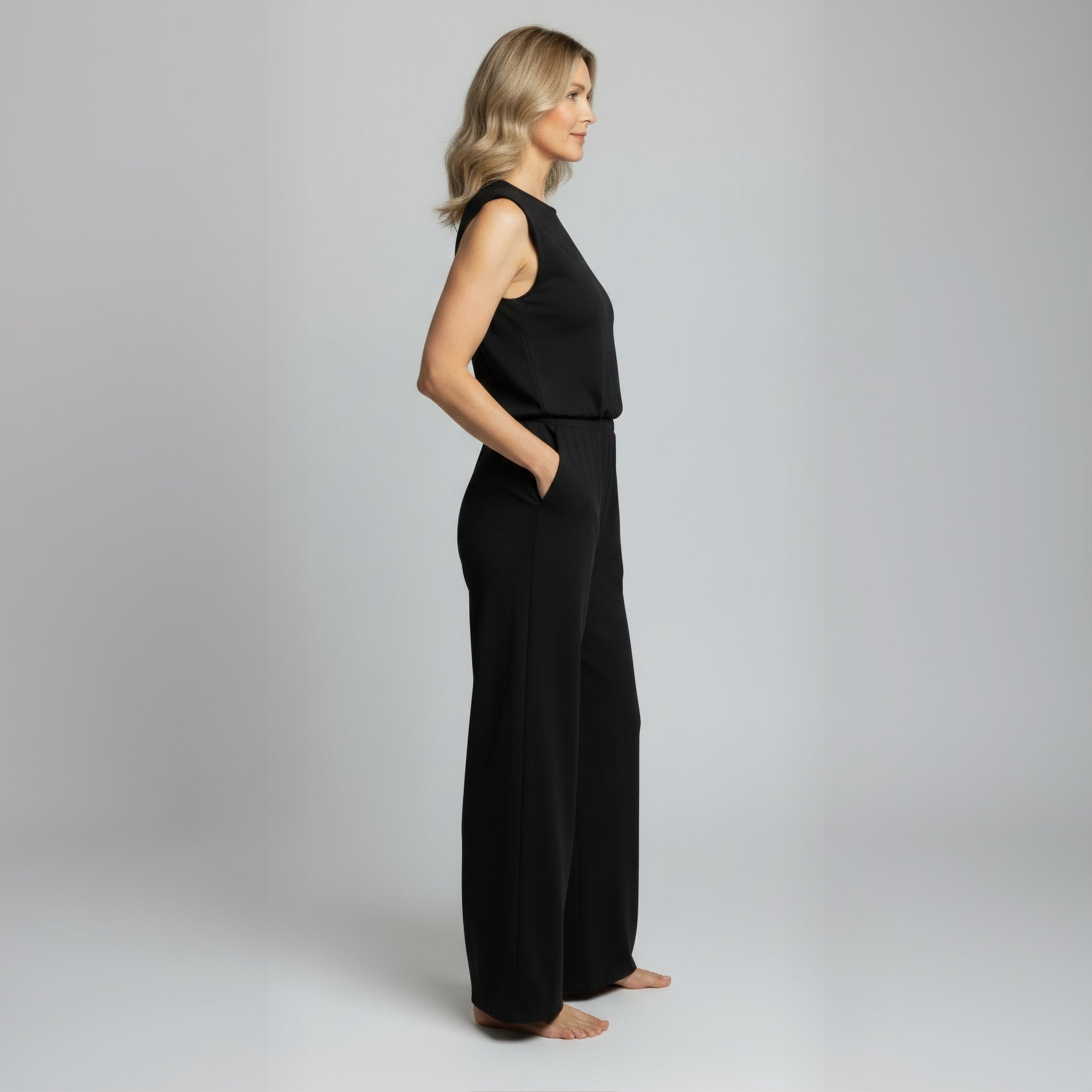 Comfortable Sleeveless Wide-Leg Pocket Jumpsuit